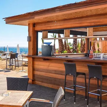 Отель La Сент-Максим