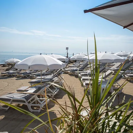 호텔 라 플라쥬 3*